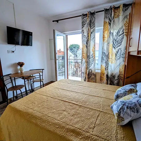 Apartments Ada Rovinj Exterior photo